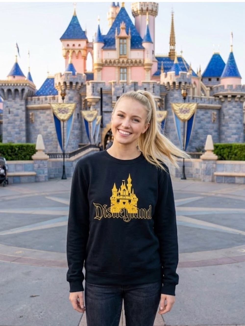 Disney Gold Disneyland Castle Black and Gold Crewneck Sweatshirt - Size Large